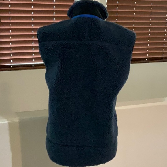 Patagonia Dark Blue Fleece Vest with Black Pocket - Picture 4 of 6